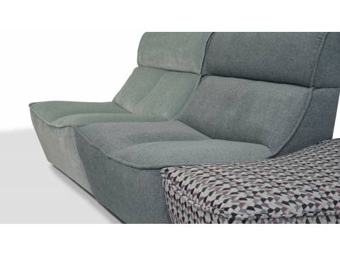 dwuosobowa sofa z tkaniny aquaclean, modułowa sofa z rozpinanymi siedziskami, wielokolorowa sofa z tkaniny plamoodpornej