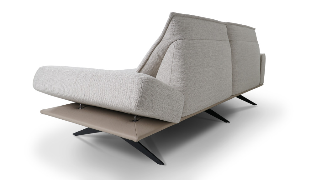 Divisio sofa w łączeniu tkaniny i skóry Divisio sofa w łączeniu tkaniny i skóry