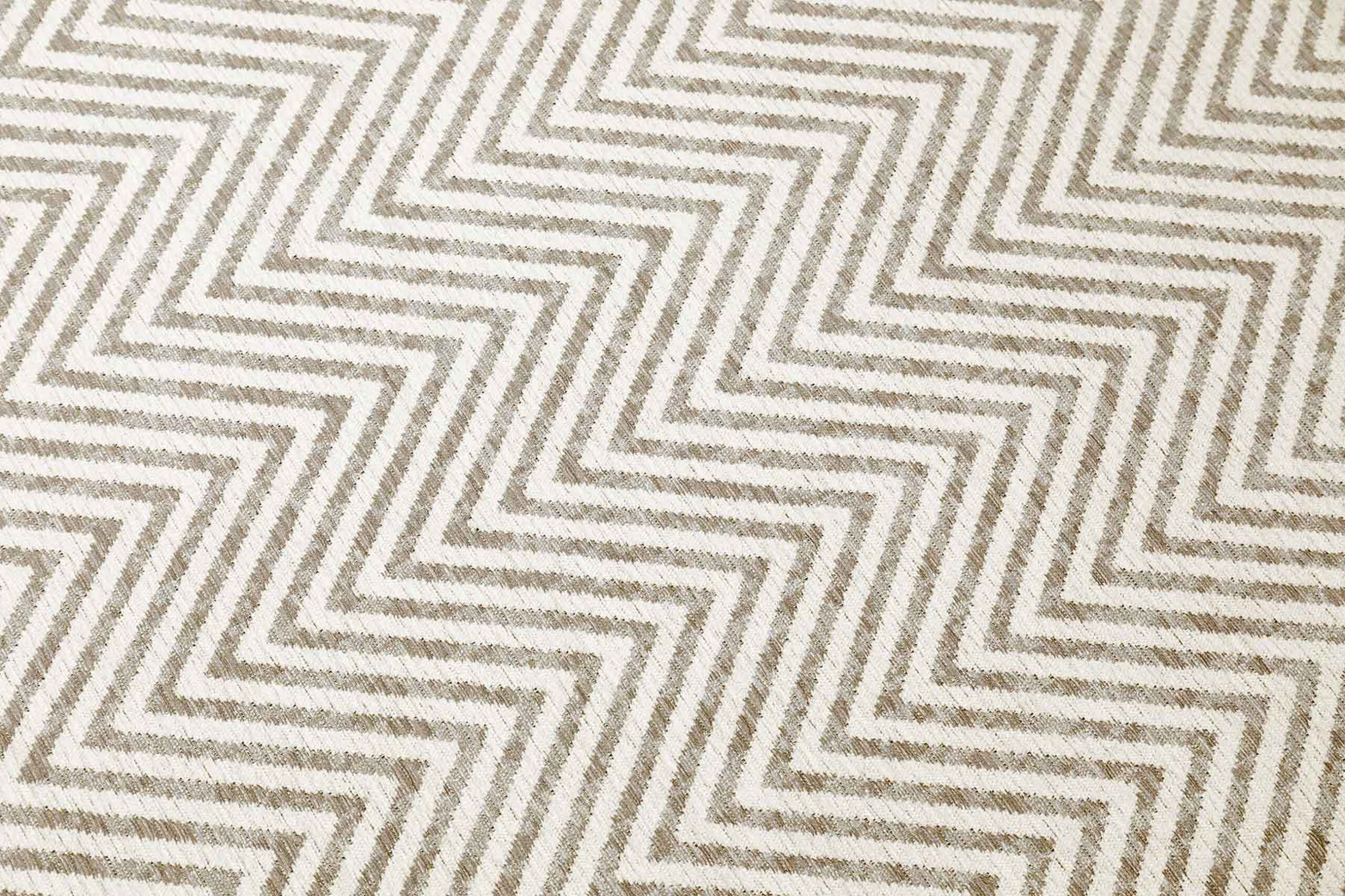 Dywan Luno Cold Beige - geometryczny rytm jodełki