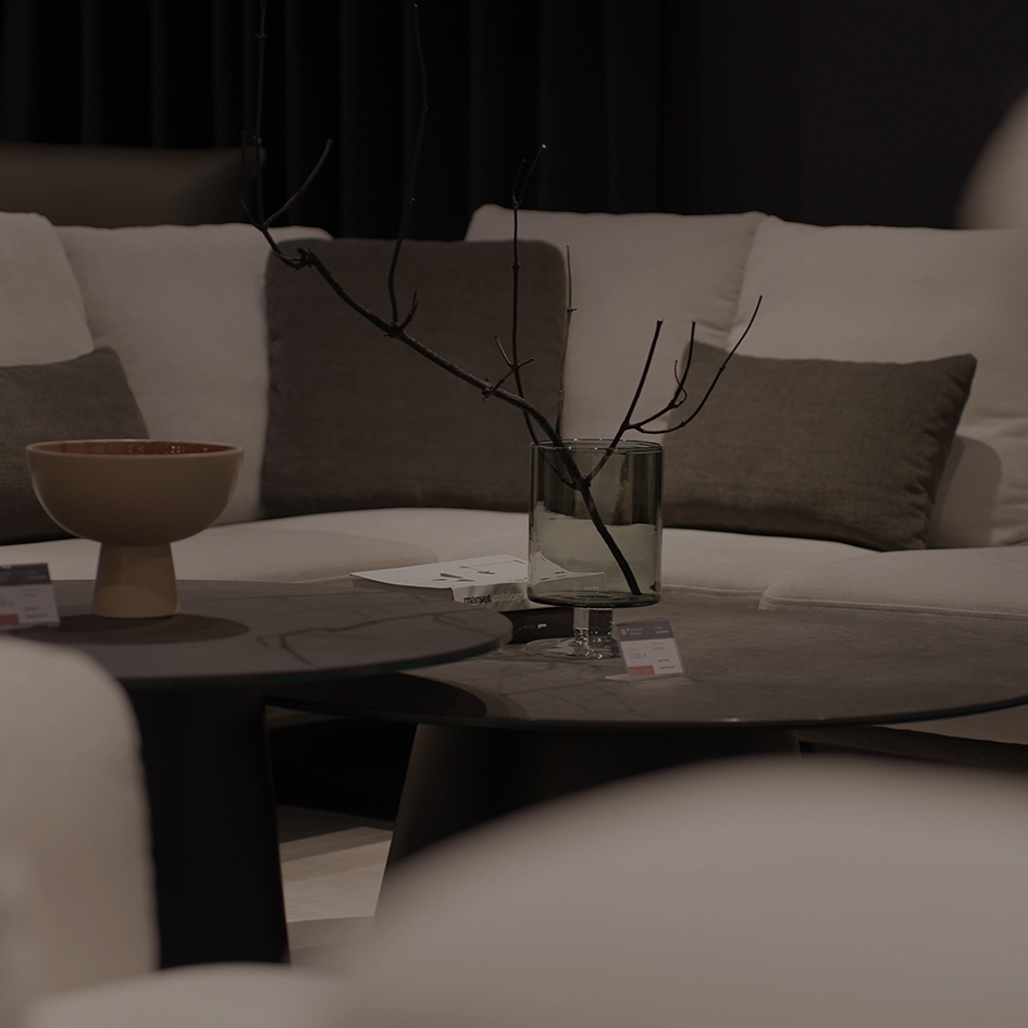 Sofa czy narożnik co lepiej sprawdzi się w konkretnym salonie