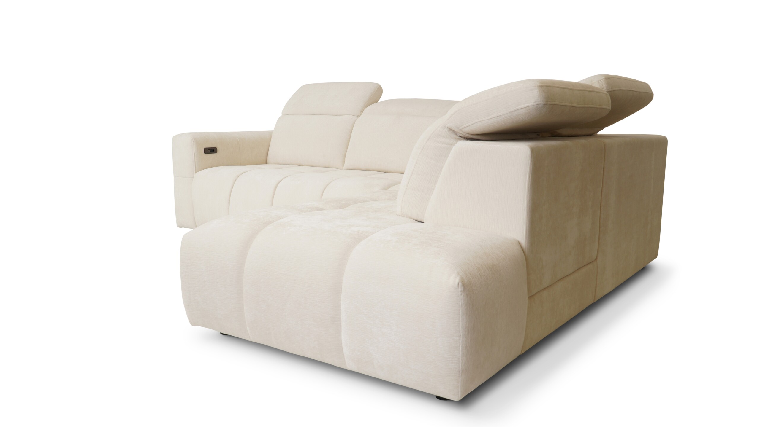 sofa z funkcją relax i elektrycznym wysuwem siedziska, która po rozłożeniu tworzy wygodne miejsce do wypoczynku i spania sofa z funkcją relax i elektrycznym wysuwem siedziska, która po rozłożeniu tworzy wygodne miejsce do wypoczynku i spania