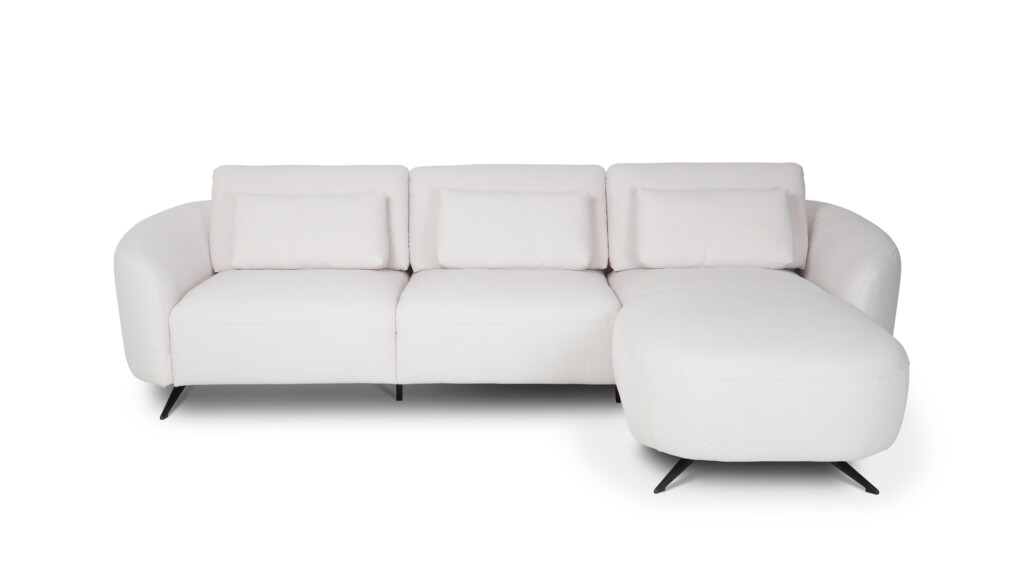 Jasna sofa z leżanką Saga na smukłych metalowych nogach z regulowanymi elementami oparcia