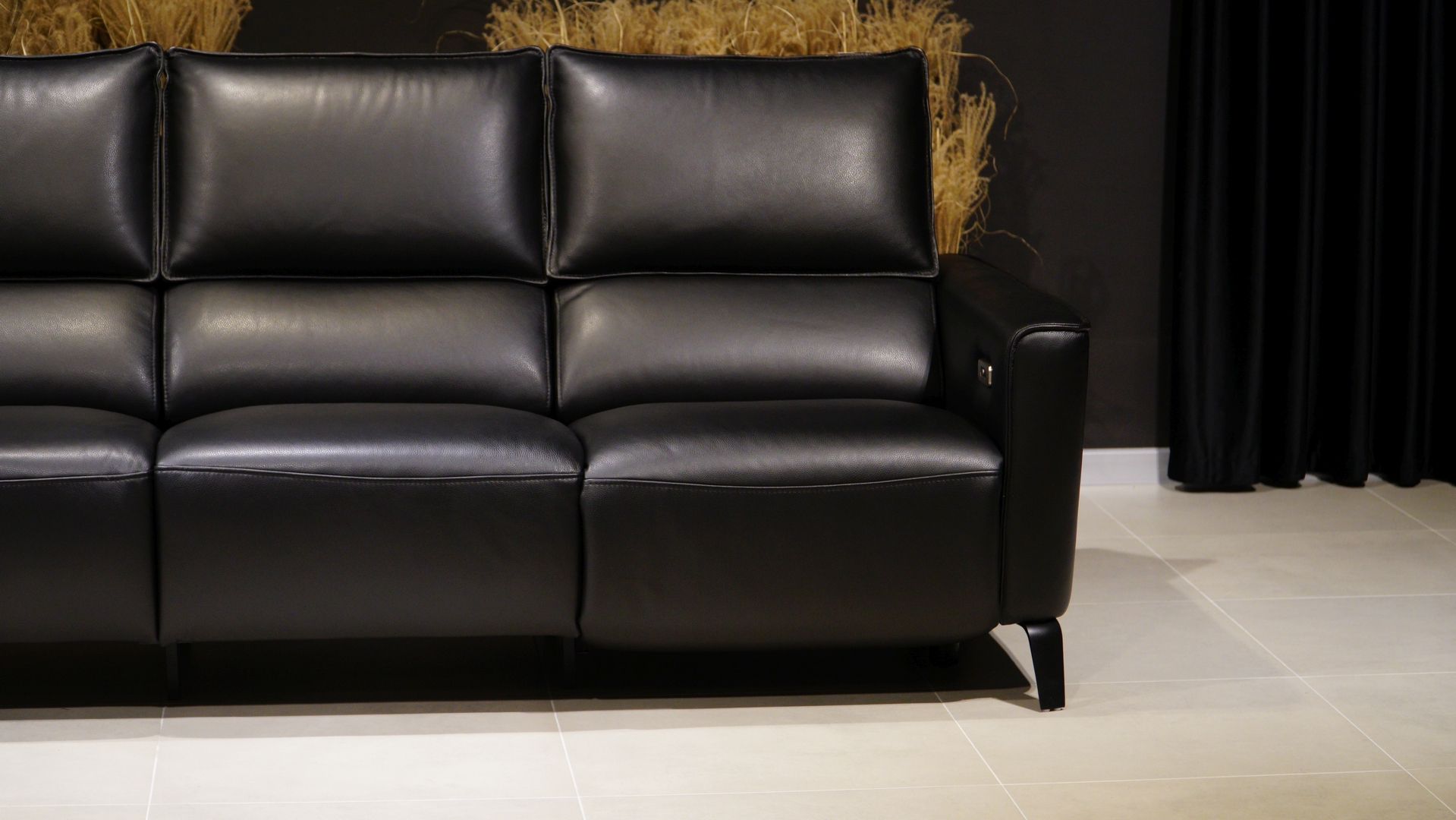 komfortowa sofa wypoczynkowa z funkcją relax i skórą naturalną komfortowa sofa wypoczynkowa z funkcją relax i skórą naturalną