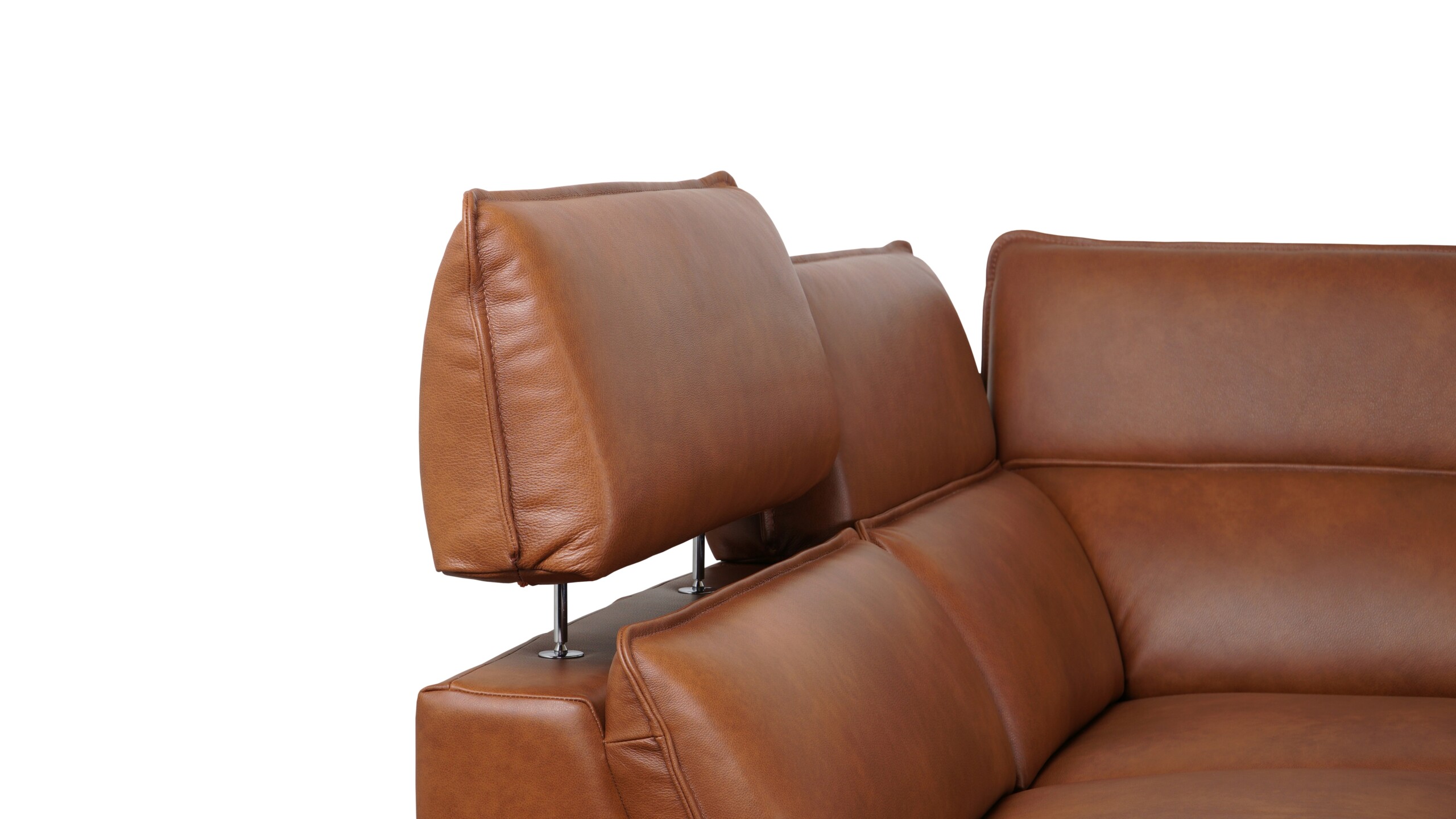 narożnik premium z naturalnej skóry w kolorze koniakowym, wyposażony w relax elektryczny, szezlong i wygodne profilowane oparcia narożnik premium z naturalnej skóry w kolorze koniakowym, wyposażony w relax elektryczny, szezlong i wygodne profilowane oparcia