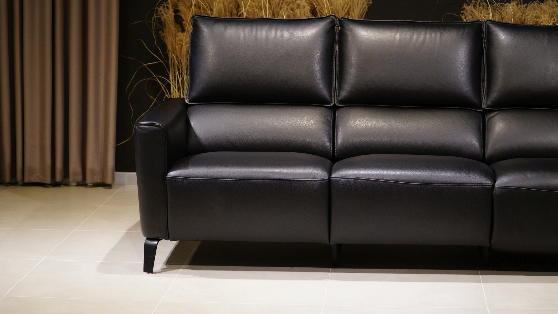 nowoczesna sofa skórzana z elektrycznym systemem relaks do salonu nowoczesna sofa skórzana z elektrycznym systemem relaks do salonu